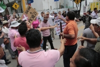 20240519. Tuxtla. Maestros dela CNTE en paro confrontan a la manifestación de simpatizantes de Xóchitl Gálvez durante la marcha de Marea Rosa