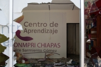 20240521. Tuxtla. Instalaciones de partidos políticos en Chiapas son atacados por maestros de la CNTE