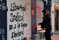 20240521. Tuxtla. Instalaciones de partidos políticos en Chiapas son atacados por maestros de la CNTE