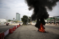 20240910. Tuxtla. Vecinos de Patria Nueva protestan en las obras del Libramiento Norte al verse afectados en el acceso principal a esta popular colonia.