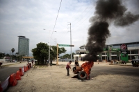 20240910. Tuxtla. Vecinos de Patria Nueva protestan en las obras del Libramiento Norte al verse afectados en el acceso principal a esta popular colonia.