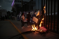 20241028. Tuxtla. La muerte de la pequeña vendedora de turuletes provoca manifestaciones en las instalaciones de la FG de Chiapas