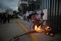 20241028. Tuxtla. La muerte de la pequeña vendedora de turuletes provoca manifestaciones en las instalaciones de la FG de Chiapas