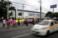 20241025. Tuxtla. Protesta de trabajadores del Poder Judicial después de que el vehículo de una de ellos recibiera varios disparos por parte de elementos de la FGJ-Chis