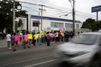 20241025. Tuxtla. Protesta de trabajadores del Poder Judicial después de que el vehículo de una de ellos recibiera varios disparos por parte de elementos de la FGJ-Chis