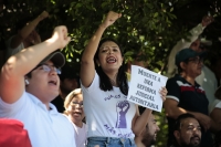 20240916. Trabajadores del Poder Judicial protestan durante el Desfile Cívico-Militar en las Fiestas Patrias en Chiapas.