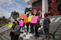 20261021. Tuxtla. Una familia denuncia en la Fiscalía General de Chiapas como una hija encontró a su madre asesinada por su padre en Chiapilla.