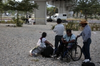 20260503. Tuxtla. Un indigente fallece en el crucero de la zona de hospitales de la capital del estado de Chiapas.