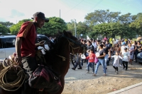 20241024. Berriozábal La pequeña vendedora conocida como “Lupita”; quien fuera víctima del llamado “El Monstruo de la Séptima” es despedida por sus familiares y el pueblo de Berriozábal y llevada al panteón de esta comunidad esta tarde