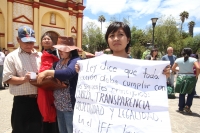 Domingo 22 de julio del 2012.. San Cristóbal de las Casas, Chiapas. Manifestantes del movimiento •132 realizan un mitin en la Plaza de la Paz para protestar posteriormente en las instalaciones de la Ex Maquiladora donde se construirá un nuevo Soriana en e Domingo 22 de julio del 2012.. San Cristóbal de las Casas, Chiapas. Manifestantes del movimiento •132 realizan un mitin en la Plaza de la Paz para protestar posteriormente en las instalaciones de la Ex Maquiladora donde se construirá un nuevo Soriana en e
