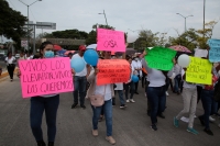 20230630. Tuxtla. Familiares y amigos de las 16 trabajadores de la SSyCP secuestradas marchan por las calles de la ciudad.