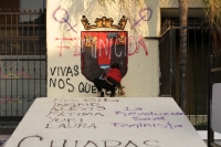 Miércoles 25 de noviembre del 2020. Tuxtla Gutiérrez.  La cruz conmemorativa en contra de la violencia de las mujeres instalada en la Plaza Central de la ciudad por las integrantes de los grupos feministas