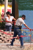 Lunes 16 de julio del 2012. Tuxtla Gutiérrez, Chiapas. Pobladores en las cercanías del Rio Sabinal exigen a las autoridades que se audite y controle las obras que se ubican en las cercanías de la 8ª oriente puesto que varias de las casas-habitación presen