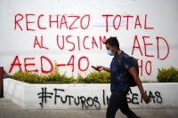 20210607. Tuxtla G. Continúan los desmanes en las oficinas de la Secretaria y del Sindicato de Educación en Chiapas