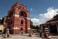 Julio del 2014. San Cristóbal de las Casas. El torreón del Carmen y su centro cultural presentan uno de los ejes sociales más importantes de la comunidad coleta.