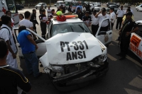 Martes 14 de junio. Foto/Alex Estrada. Dos patrullas del ayuntamiento de la ciudad de Tuxtla Gutiérrez se ven involucradas en un accidente de tránsito en una de las arterias de la capital chiapaneca.