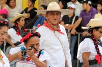 Lunes 20 de noviembre del 2017. Tuxtla Gutiérrez. Esperando el inicio del desfile conmemorativo del inicio de la Revolución Mexicana