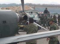 Aterriza de emergencia avioneta militar. (SE CUENTA SOLO CON ASPECTOS)