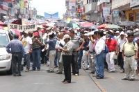 Viernes 10 de junio. Maestros del CNTE en Chiapas realizan una movilización por las avenidas de la ciudad de Tuxtla Gutiérrez este medio día dejando sin tráfico vehicular la Avenida Central y realizando un mitin en la plaza central de esta ciudad.