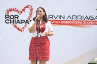 Jueves 3 de abril del 2012. Marvín Arriaga se registra esta mañana como candidata.