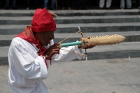 Lunes 10 de junio del 2019. #Tuxtla Gutiérrez. Danzantes #tradicionales del municipio de Rayón, Chiapas realizan la ceremonia de “El David y el Goliat” para exigir descuentos del 90% de los adeudos y tarifas ante #CFE