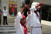 Lunes 10 de junio del 2019. #Tuxtla Gutiérrez. Danzantes #tradicionales del municipio de Rayón, Chiapas realizan la ceremonia de “El David y el Goliat” para exigir descuentos del 90% de los adeudos y tarifas ante #CFE