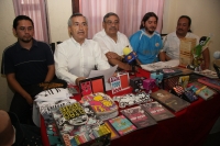 Foto/Jesús Maza. Miércoles 14 de marzo del 2012. Artistas en tianguis cultural.