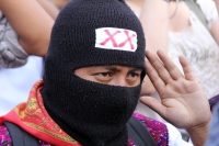LA MARCHA EN CONTRA DE LA VIOLENCIA EN LA CIUDAD DE SAN CRISTOBAL DE LAS CASAS FUE ENCABEZADA POR LOS COMANDANTES DAVID Y TACHO DEL EZLN, QUIENES LEYERON LOS COMUNICADOS POLITICOS DEL GRUPO INDIGENA EN LA PALZA DE LA PAZ DE ESTA CIUDAD DEL SURESTE DE MEXI