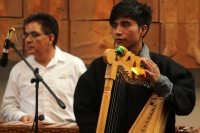 Viernes 18 de agosto del 2017. Tuxtla Gutiérrez. El ensamble de cuerdas tradicionales Yax K´in de San Juan Chamula y la Marimba Claro de Luna durante las actividades del aniversario del Museo del Café de la capital del estado de Chiapas.