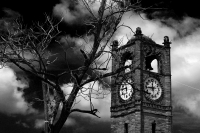 Domingo 13 de agosto del 2017. Chiapa de Corzo. El reloj de cuatro caras de la plaza de armas acompaña con historias románticas y anécdotas pintorescas la vista de los edificios públicos de esta colonial ciudad de la ribera del rio Grijalva.