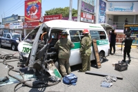 20210718. Tuxtla G. Fuerte accidente de un colectivo en el bulevar Los Laguitos