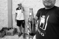 Martes 22 de agosto del 2017. Chiapa de Corzo, un fuerte accidente provoca el pesado tránsito desde Tuxtla Gutiérrez a la altura del Puente Grande donde un tráiler cargado de cerveza perdió tracción volcando y perdiendo su carga.