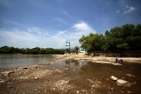 Jueves 27 de julio del 2017. Chiapa de Corzo. El nivel de las aguas del rio Grijalva continúa ofreciendo paisajes de lodo y piedra mientras que las deficiencias en el abasto de agua sigue siendo deficiente en Tuxtla.