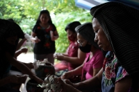 Domingo 6 de septiembre del 2020. Tuxtla Gutiérrez. La comunidad Zoques prepara con solemnidad y veneración los objetos de las imágenes religiosas que servirán durante las fiestas tradicionales de la Virgen del Rosario