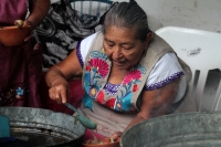 Domingo 6 de septiembre del 2020. Tuxtla Gutiérrez. La comunidad Zoques prepara con solemnidad y veneración los objetos de las imágenes religiosas que servirán durante las fiestas tradicionales de la Virgen del Rosario