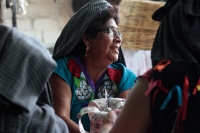 Domingo 6 de septiembre del 2020. Tuxtla Gutiérrez. La comunidad Zoques prepara con solemnidad y veneración los objetos de las imágenes religiosas que servirán durante las fiestas tradicionales de la Virgen del Rosario