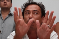 Lunes 12 de marzo del 2012. Alex Gamboa Vs Senadores del PRD.