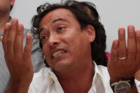 Lunes 12 de marzo del 2012. Alex Gamboa Vs Senadores del PRD.