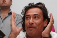 Lunes 12 de marzo del 2012. Alex Gamboa Vs Senadores del PRD.