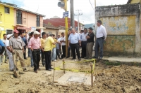 Miércoles 3 de agosto. Los trabajadores del volante que cubren la ruta de La Almolonga de la Ciudad de San Cristóbal de las Casas, protestan en las calles de este barrio por el mal estado de las calles que comunica una de las entradas más importantes de l