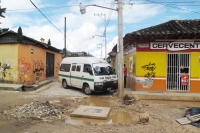 Miércoles 3 de agosto. Los trabajadores del volante que cubren la ruta de La Almolonga de la Ciudad de San Cristóbal de las Casas, protestan en las calles de este barrio por el mal estado de las calles que comunica una de las entradas más importantes de l