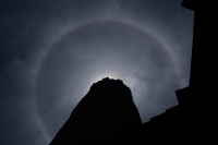 Martes 10 de septiembre del 2019. Chiapa de Corzo. El halo solar formado por las partículas luminosas entre la humedad ambiental del  medio día