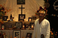Martes 1 de noviembre del 2016. Tuxtla Gutiérrez. El Museo de la Ciudad de la capital del estado de Chiapas realiza una ofrenda típica de la comunidad Zoque la cual es acompañada por los músicos tradicionales durante la velada de esta noche.