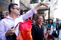 Martes 3 de marzo del 2015. Tuxtla Gutiérrez. Redes y Colectivos dan a conocer en la entrada del congreso local la resolución favorable del amparo indirecto para el acceso al matrimonio igualitario en Chiapas.