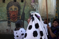 Martes 22 de diciembre del 2015. San Pedro Chenalho. Los sobrevivientes de la masacre de 45 indígenas en la comunidad Acteal en 1997, conmemoran esta mañana los 18 años de ocurrido este hecho con jornadas de ayuno y oración en esta localidad de la región 
