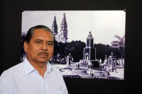 Miércoles 9 de agosto del 2017. Tuxtla Gutiérrez. José Luis Castro, cronista de Tuxtla durante la exposición conmemorativa del aniversario de la ciudad como capital del estado de Chiapas.