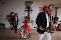 Domingo 29 de septiembre del 2019. Tuxtla Gutiérrez. Los Arcángeles y Demonios en constante lucha son representados durante el recorrido del Baile de San Miguel Arcángel