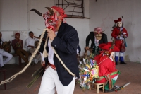 Domingo 29 de septiembre del 2019. Tuxtla Gutiérrez. Los Arcángeles y Demonios en constante lucha son representados durante el recorrido del Baile de San Miguel Arcángel