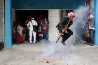 Domingo 29 de septiembre del 2019. Tuxtla Gutiérrez. Los Arcángeles y Demonios en constante lucha son representados durante el recorrido del Baile de San Miguel Arcángel
