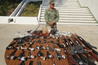 Miércoles 18 de enero del 2017. Tuxtla Gutiérrez. Elementos del ejército mexicano destruyen armamento decomisado en las instalaciones castrenses Los Sabinos ante la presencia militar y civil de Chiapas y Tabasco.